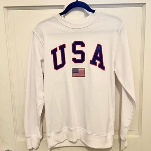 NWT USA size small women’s sweatshirt 🇺🇸